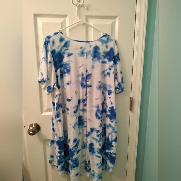 Bobbie Brooks Blue and White Tie-Dye T-Shirt Dress, Size 2X - Picture 2 of 5